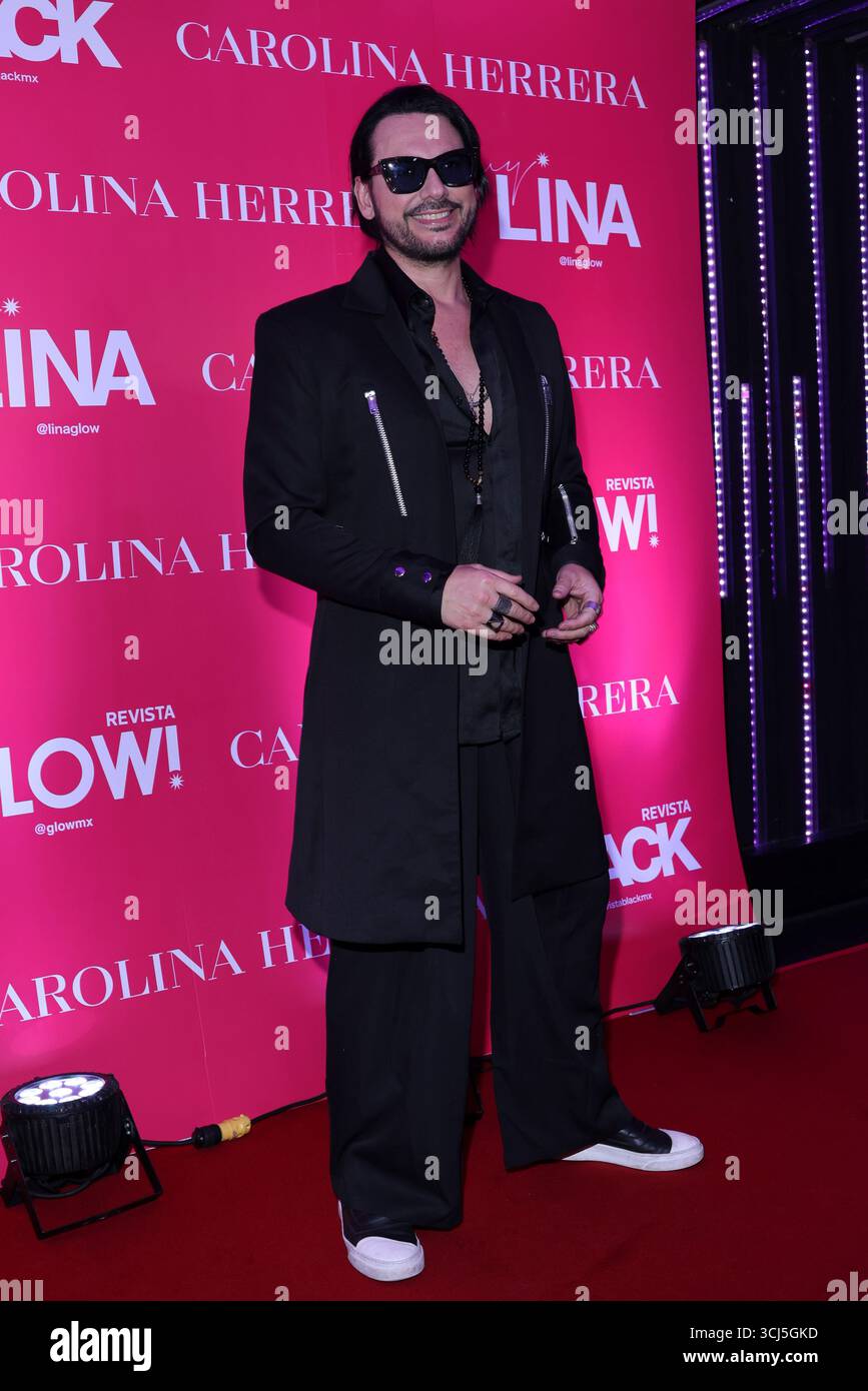 Polanco hi-res stock photography and images - Page 20 - Alamy, image size:867x1390