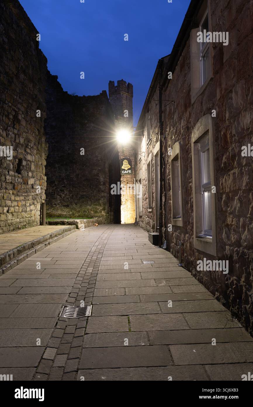 Caernarfon Castle Caernarfon North Wales Stock Photo Alamy