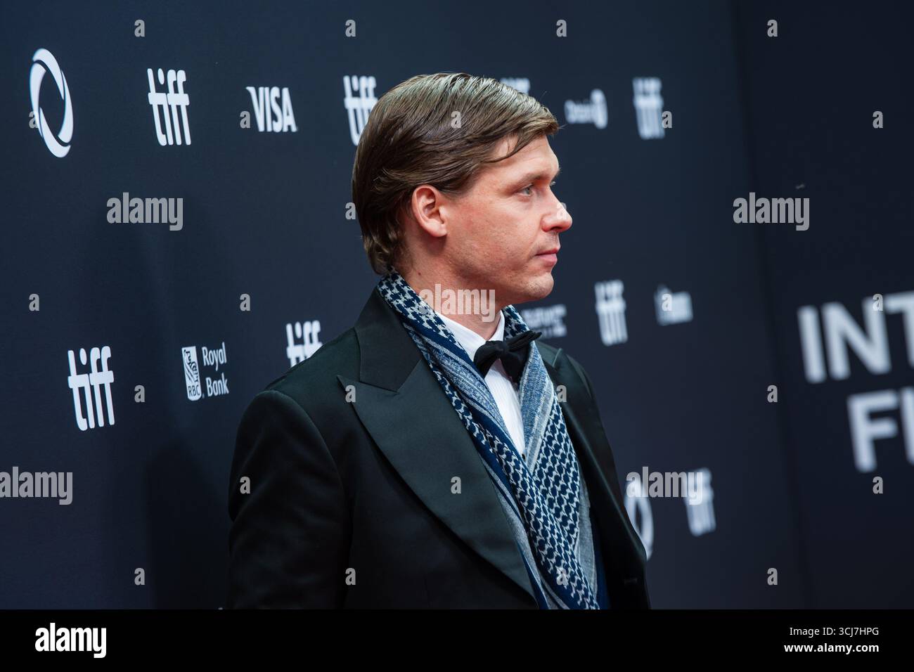 Billy Howle arrives on the red carpet for “Palestine 36” at the ...