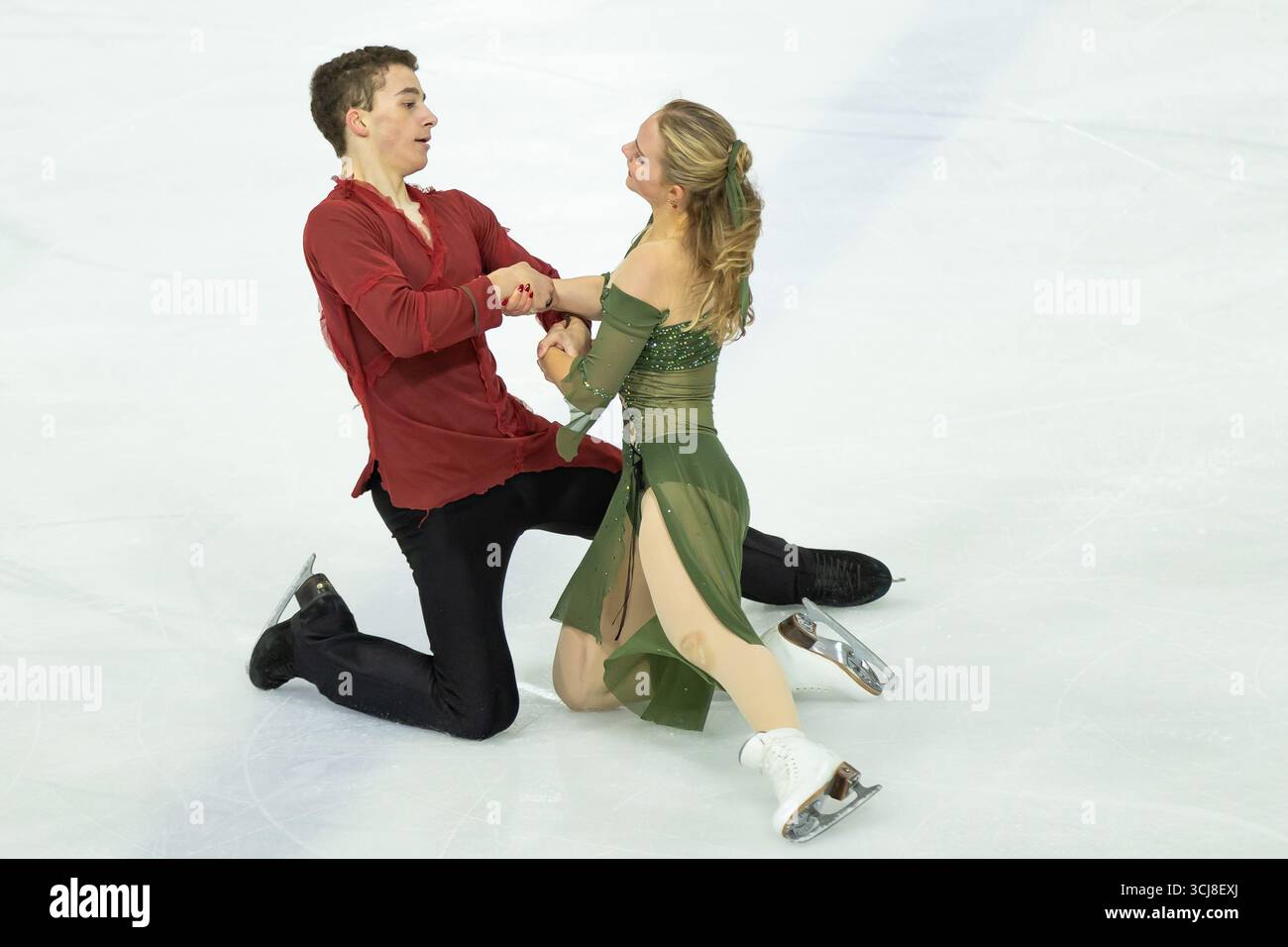 Jasmine ROBERTSON and Chase ROHNER (Usa) during ISU Junior Grand Prix ...