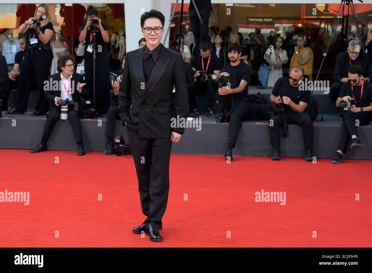 Feng Shaofeng attends "The sun rises on us all" red carpet during the ...