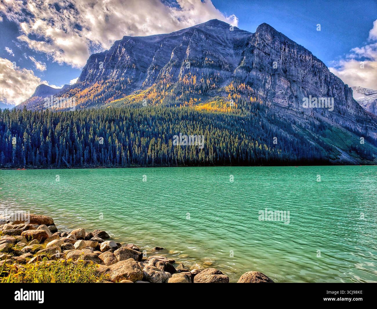 Fairmont Château Lake Louise luxury hotel on turquoise lake with Rocky ...