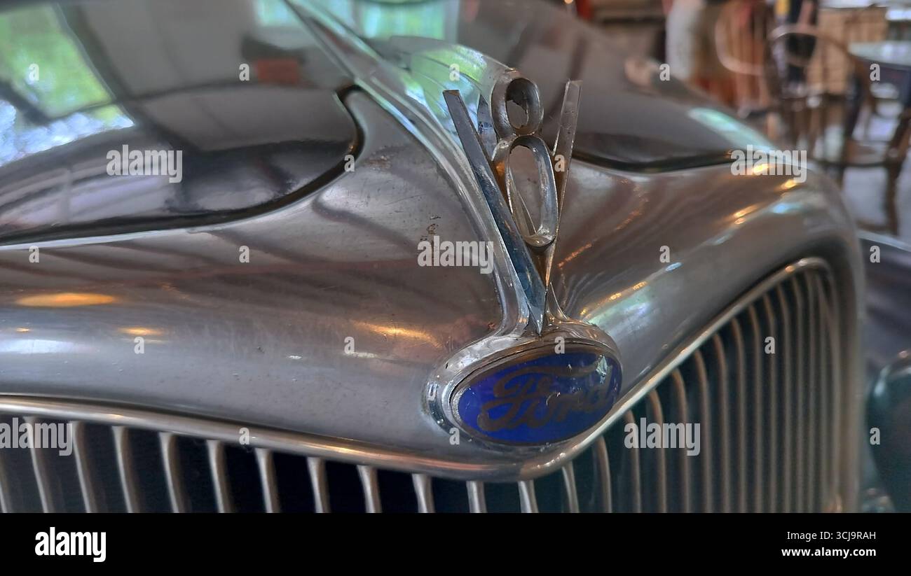 1930s ford hood ornament hi-res stock photography and images - Alamy
