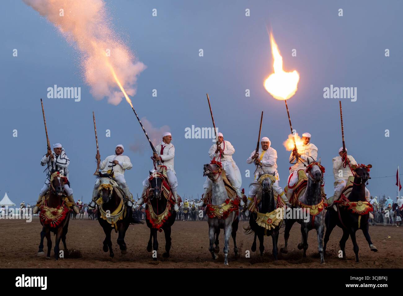 Qora tanlilar va blondalarning orgiyasi Ijtimoiy tarmoqlardan porno onlayn