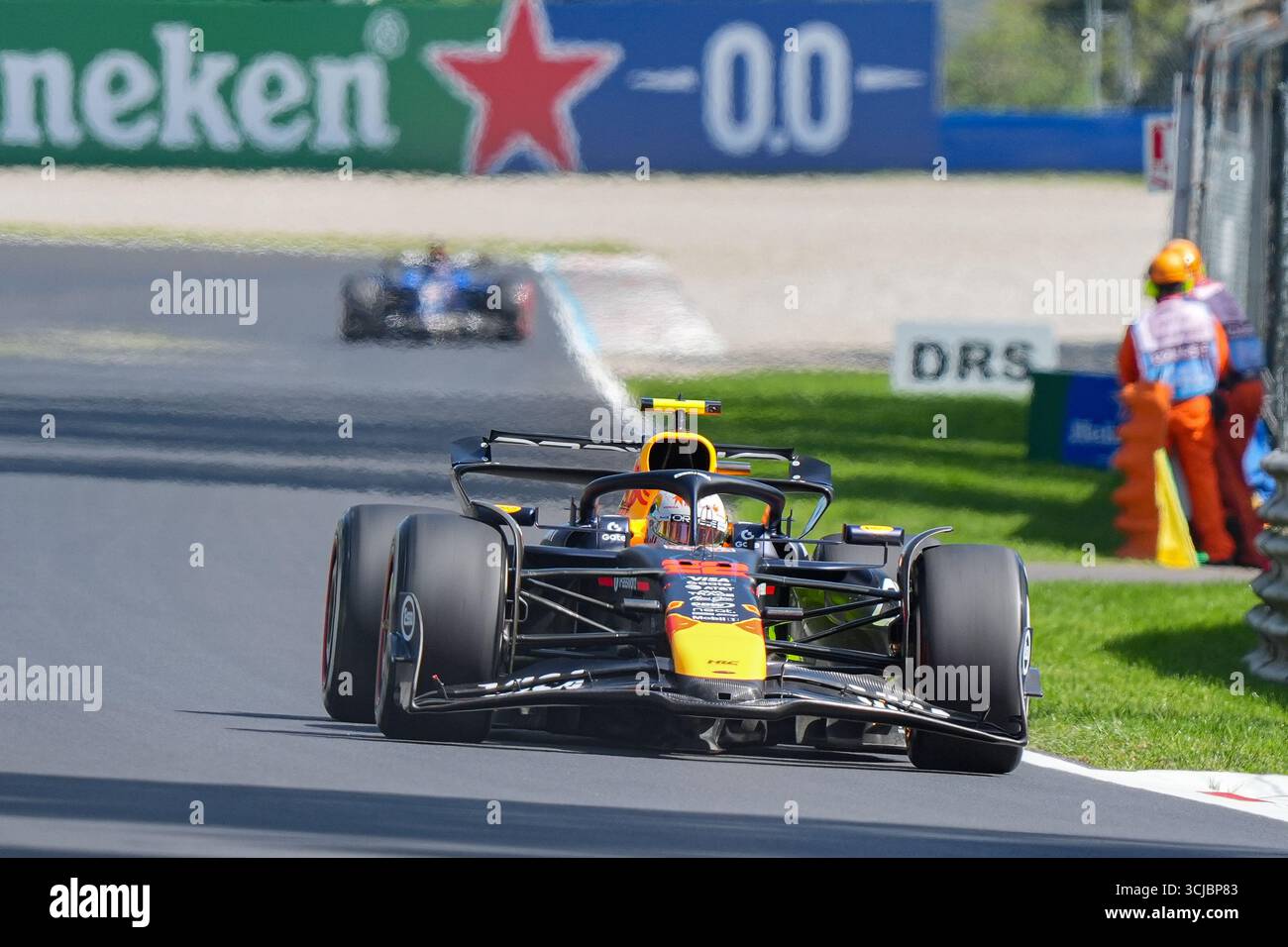 Oracle Red Bull Racing Japan Yuki Tsunoda of Japan driving the (22) Oracle Red Bull Racing RB21 ...