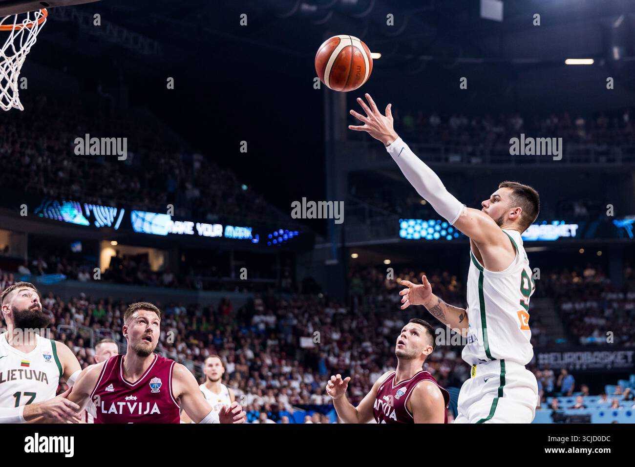 Deividas Sirvydis (Litauen, 91) im Wurf FIBA EuroBasket 2025: Litauen ...