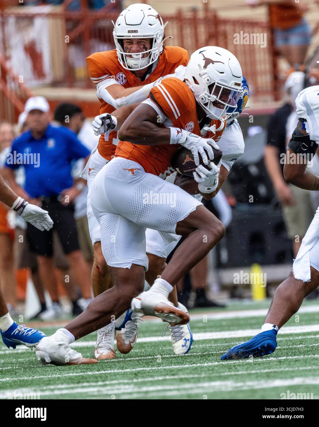 Sept 6, 2025. Ryan Wingo (1) of the Texas Longhorns in action vs the ...