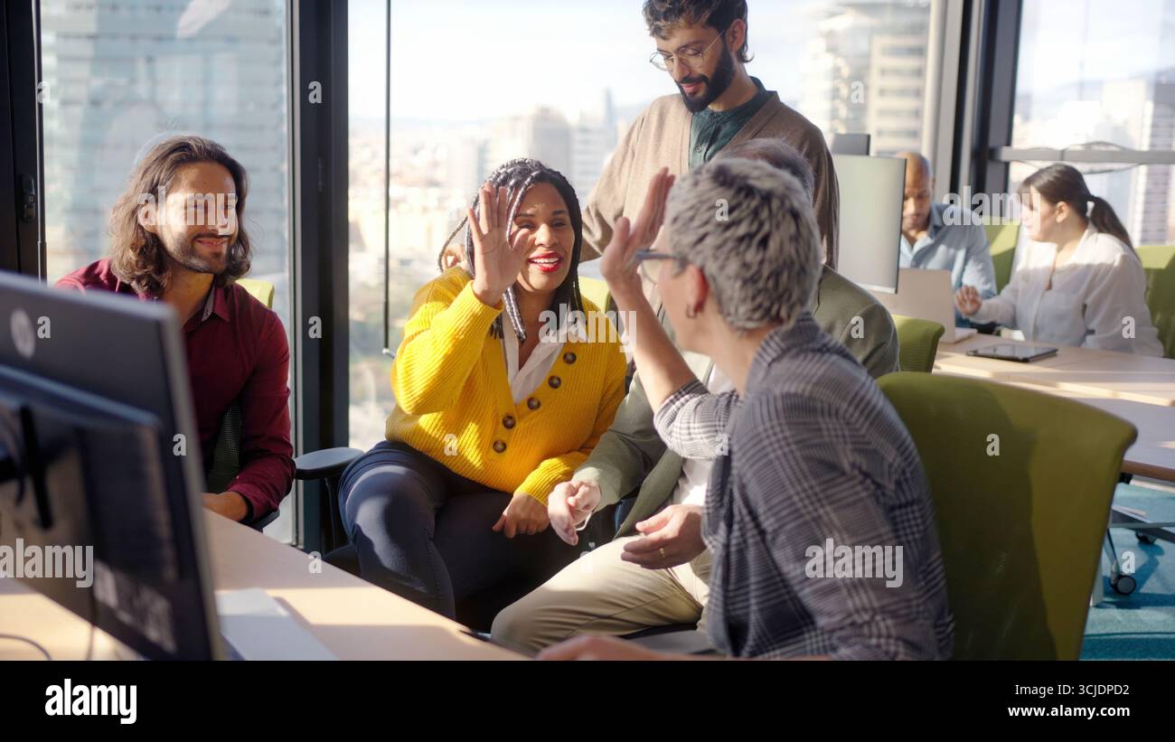 Diverse diversity team teamwork hi-res stock photography and images - Alamy