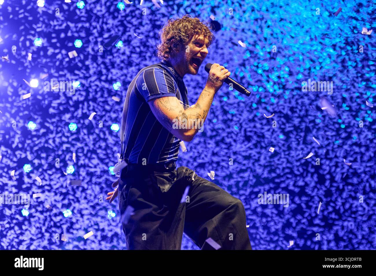 London UK 06 September 2025 Tom Grennan Performs Live At The O2 london-uk-06-september-2025-tom-grennan-performs-live-at-the-o2
