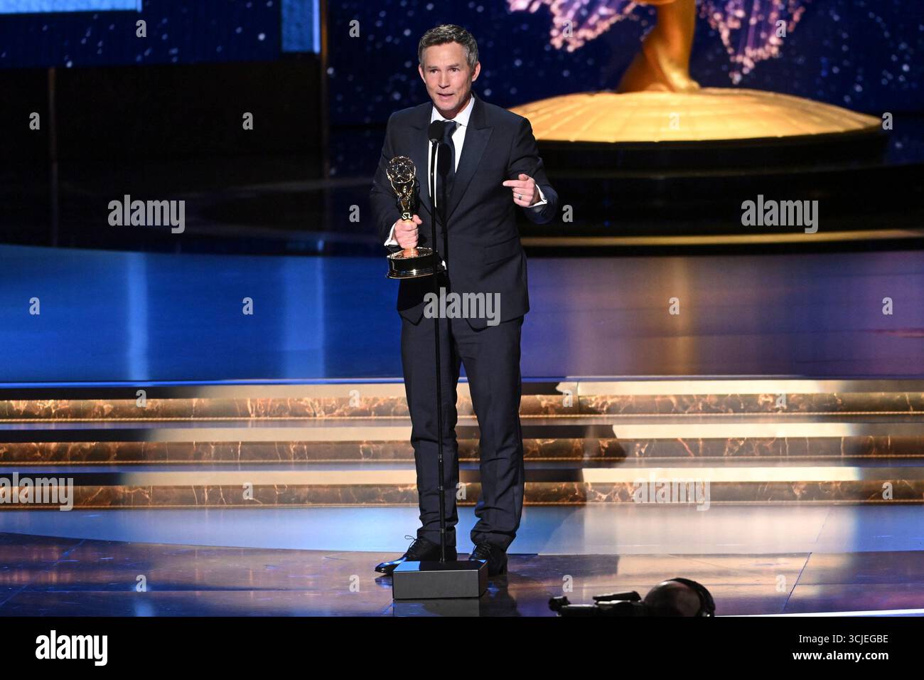 EXCLUSIVE Shawn Hatosy accepts the Outstanding Guest Actor in a Drama
