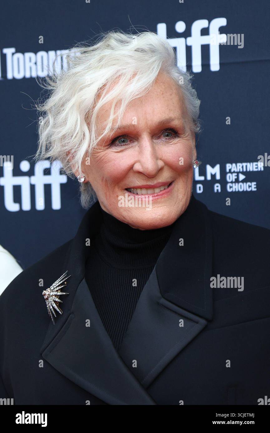 Glenn Close at arrivals for WAKE UP DEAD MAN A KNIVES OUT MYSTERY