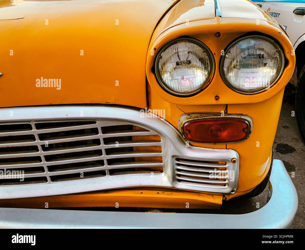 Vintage yellow new york taxi hi-res stock photography and images