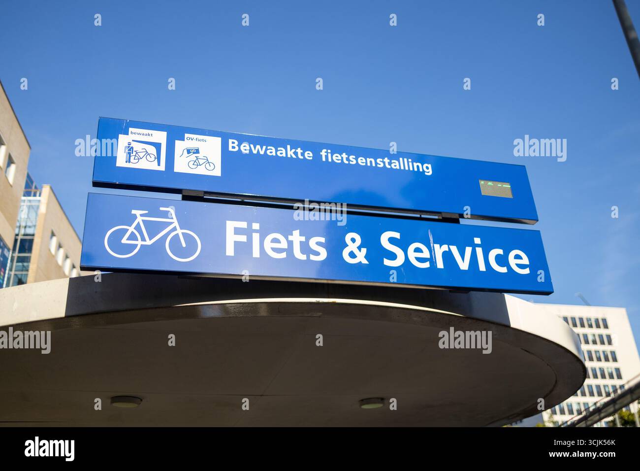 Ns flex hi-res stock photography and images - Alamy