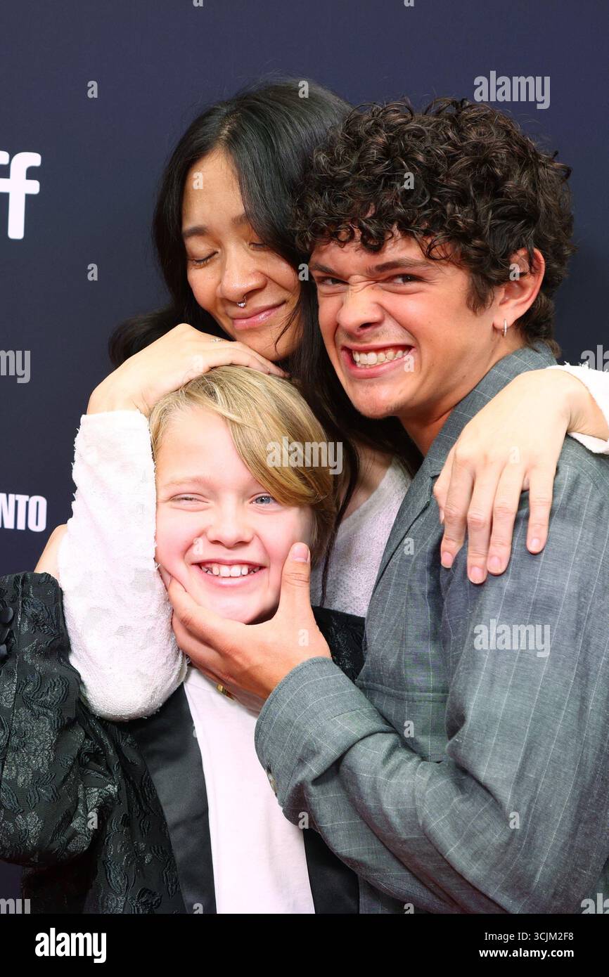 High-Quality Jacobi And Noah Jupe Got Into 'a Little Bit Of Mischief' On 'hamnet' Set Wallpaper Concept High-Quality Jacobi And Noah Jupe Got Into 'a Little Bit Of Mischief' On 'hamnet' Set Wallpaper Concept