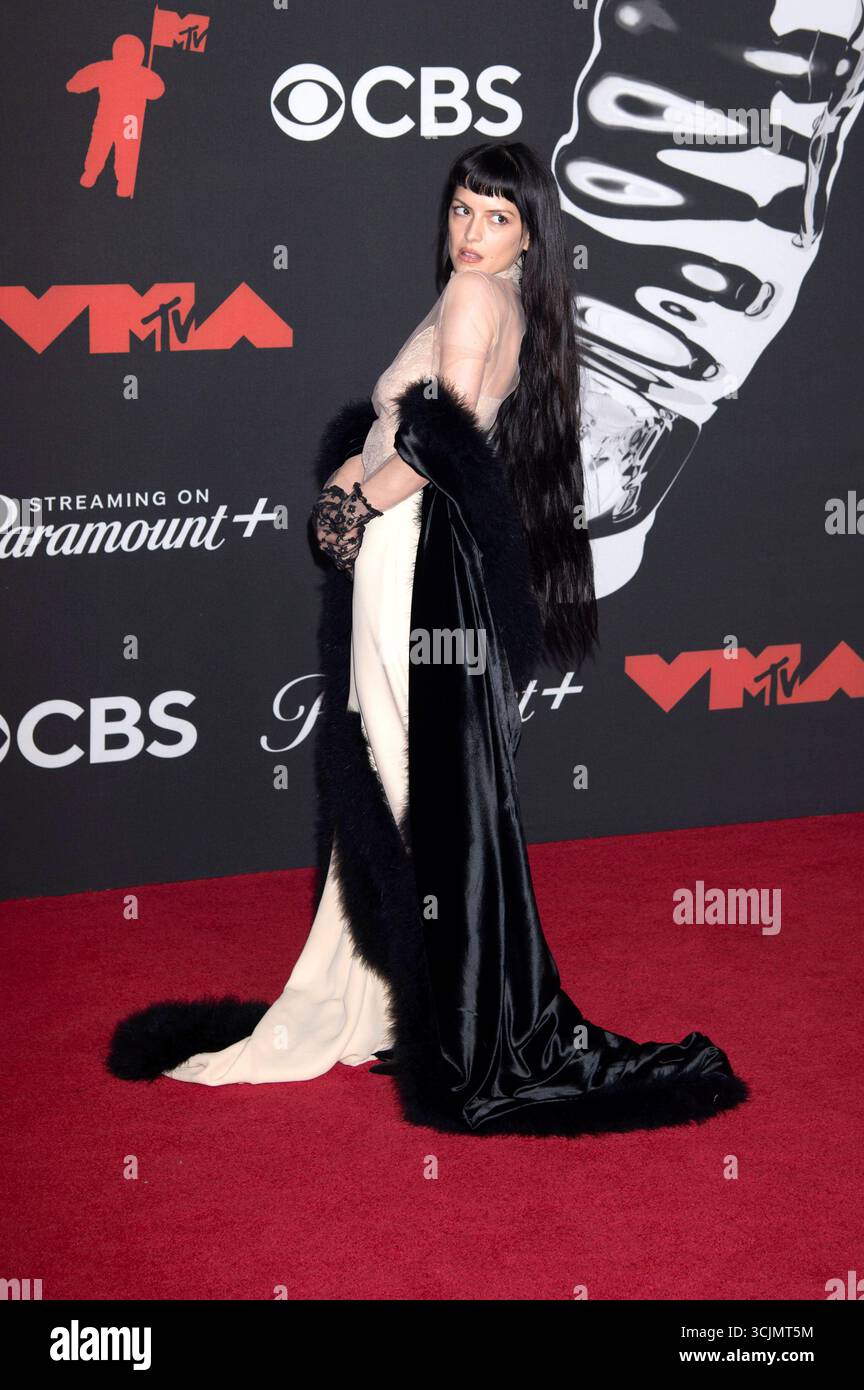 Maria Zardoya von The Marias bei der Verleihung der MTV Video