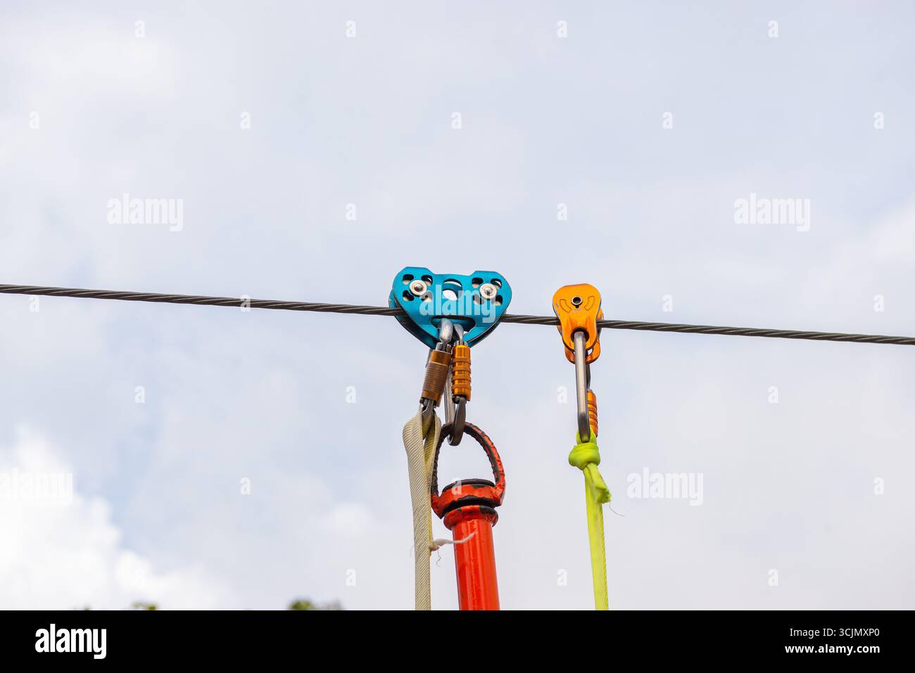 Zip Descent Ropeworks Rope descent system hi-res stock photography and images - Alamy