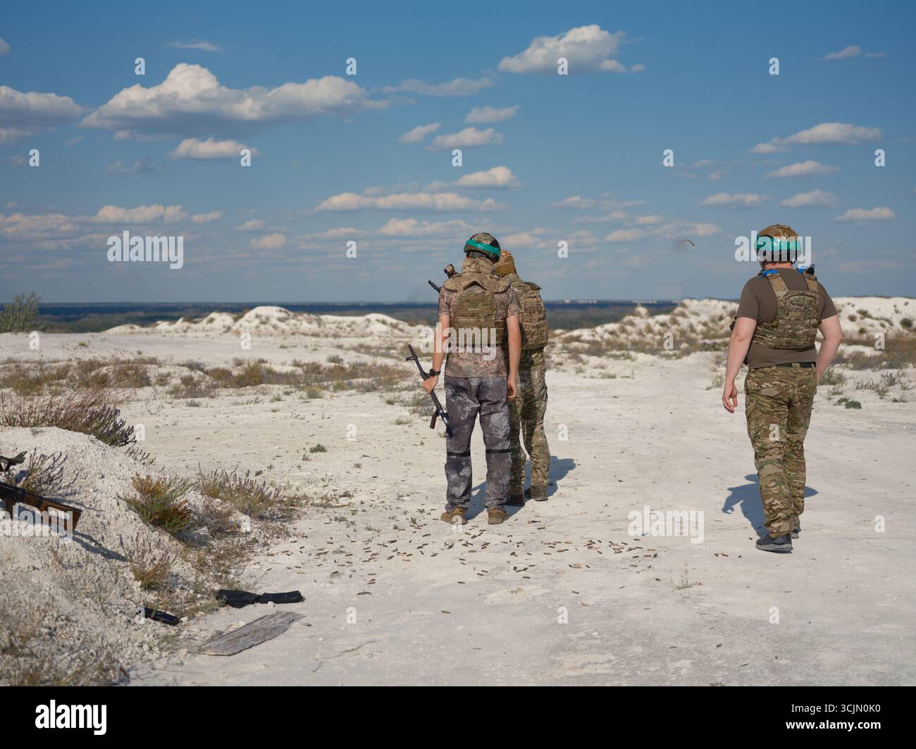 Soldiers in full gear military hi-res stock photography and images - Alamy