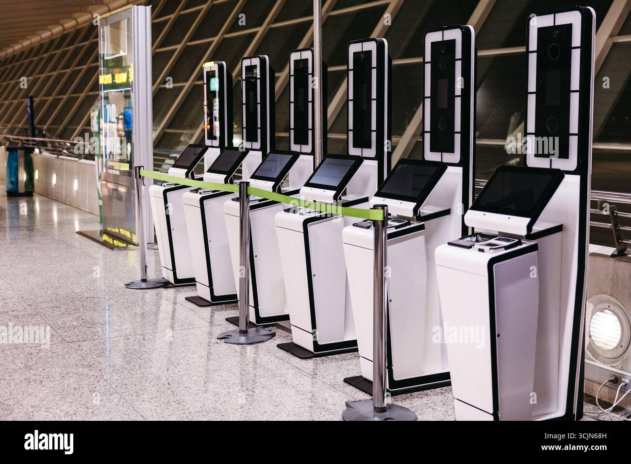 Interior automated airport transit hi-res stock photography and images ...
