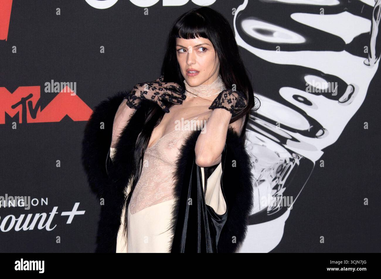 Maria Zardoya von The Marias bei der Verleihung der MTV Video