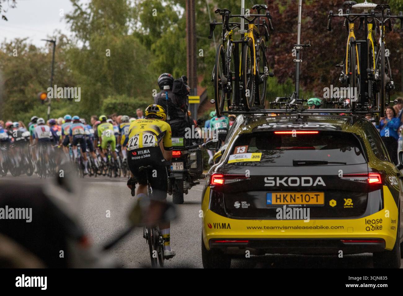 Dutch rider Olav Kooij for Team Visma - Lease A bike back at his team ...