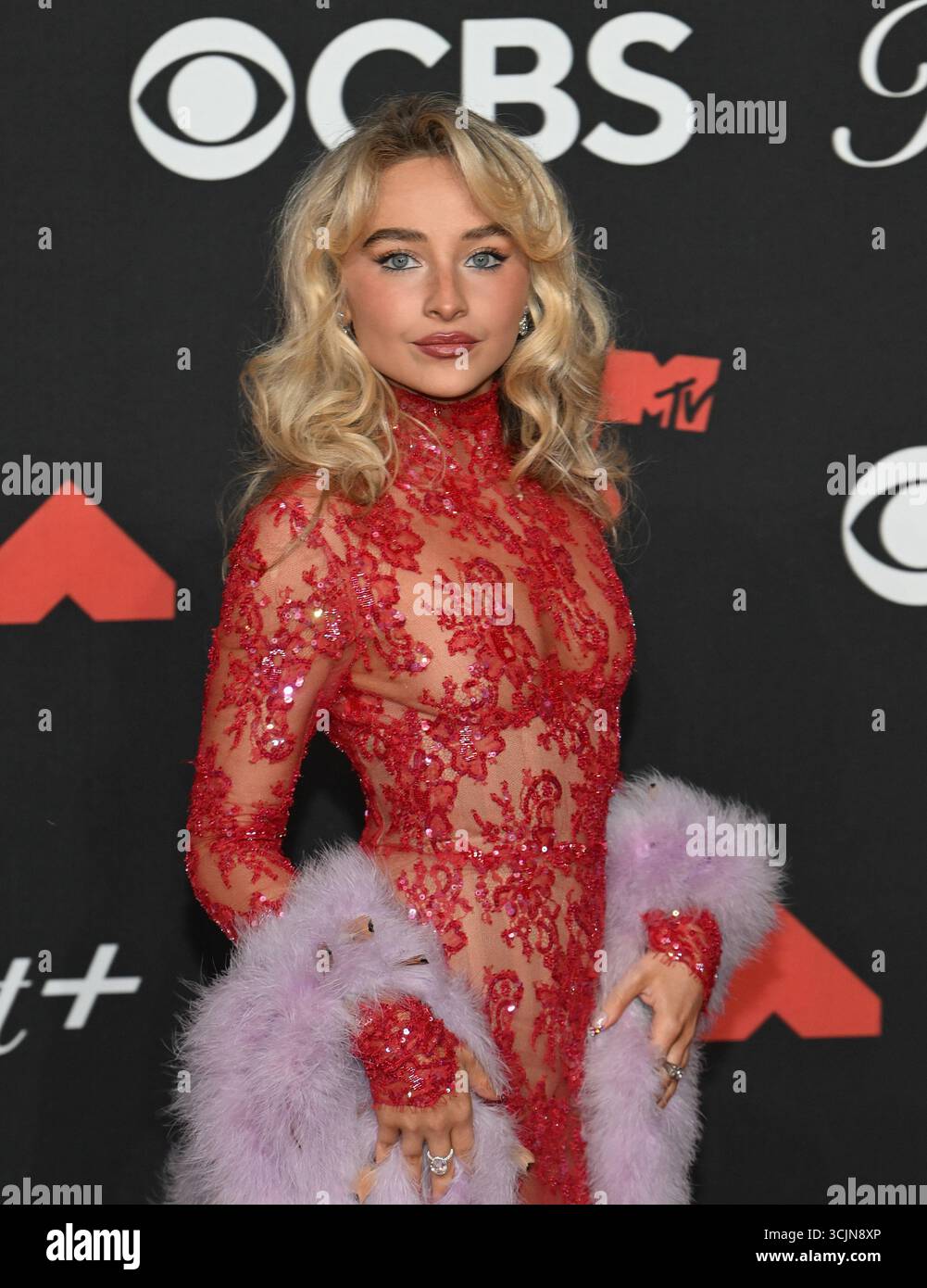 Sabrina carpenter 2025 hires stock photography and images Alamy