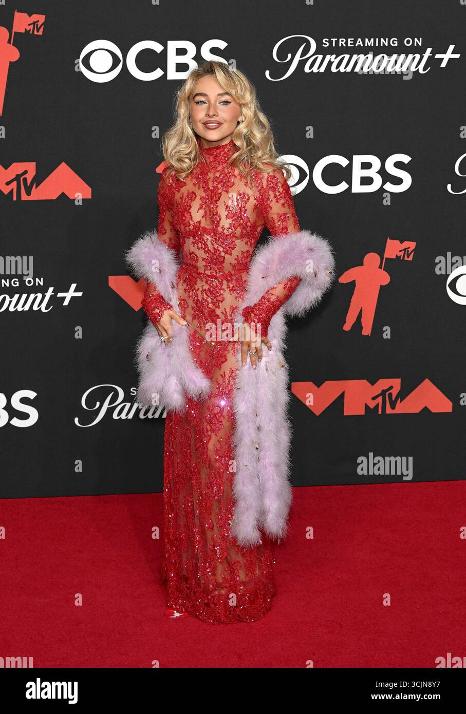 Sabrina carpenter 2025 hires stock photography and images Alamy