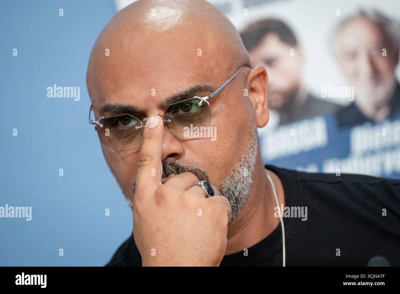 Sänger und Rapper Wasim Taha alias Massiv auf der Pressekonferenz zur ...