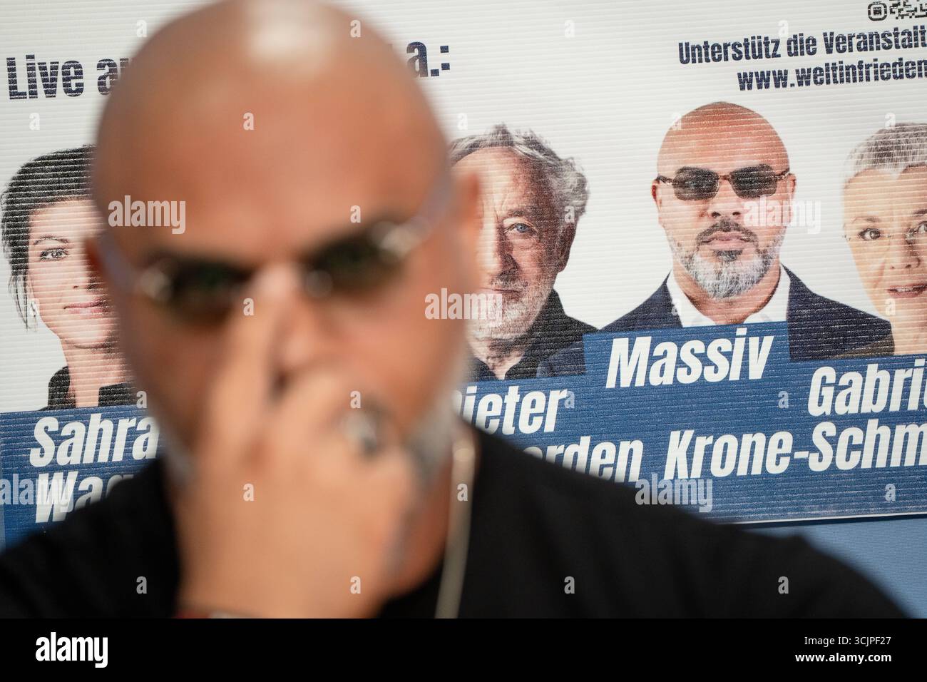 Sänger und Rapper Wasim Taha alias Massiv auf der Pressekonferenz zur ...