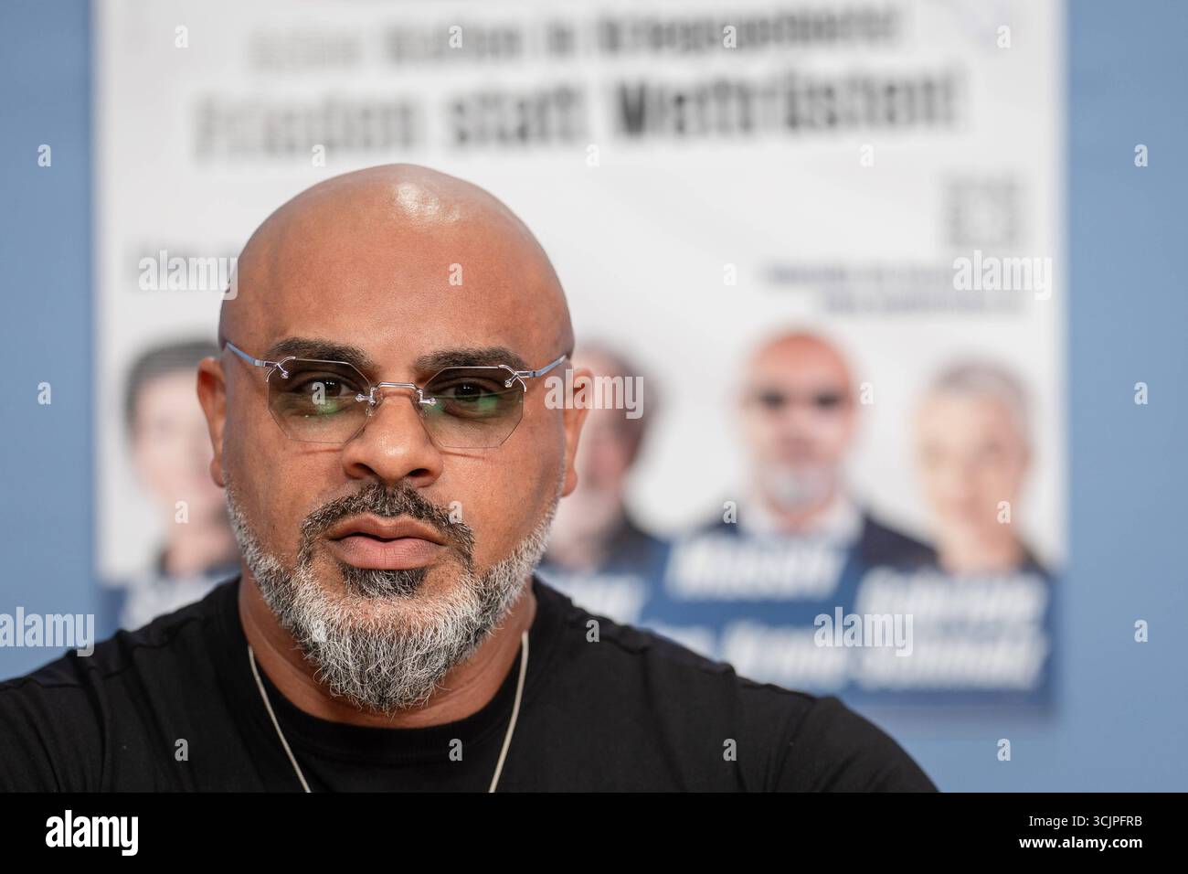 Sänger und Rapper Wasim Taha alias Massiv auf der Pressekonferenz zur ...