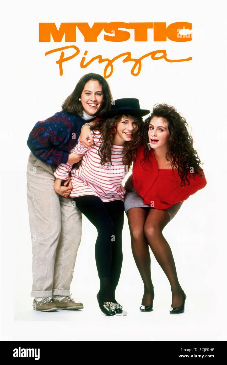 JULIA ROBERTS, LILI TAYLOR and ANNABETH GISH in MYSTIC PIZZA (1988),  directed by DONALD PETRIE. Credit: SAMUEL GOLDWYN COMPANY / Album Stock  Photo - Alamy, image size:866x1390