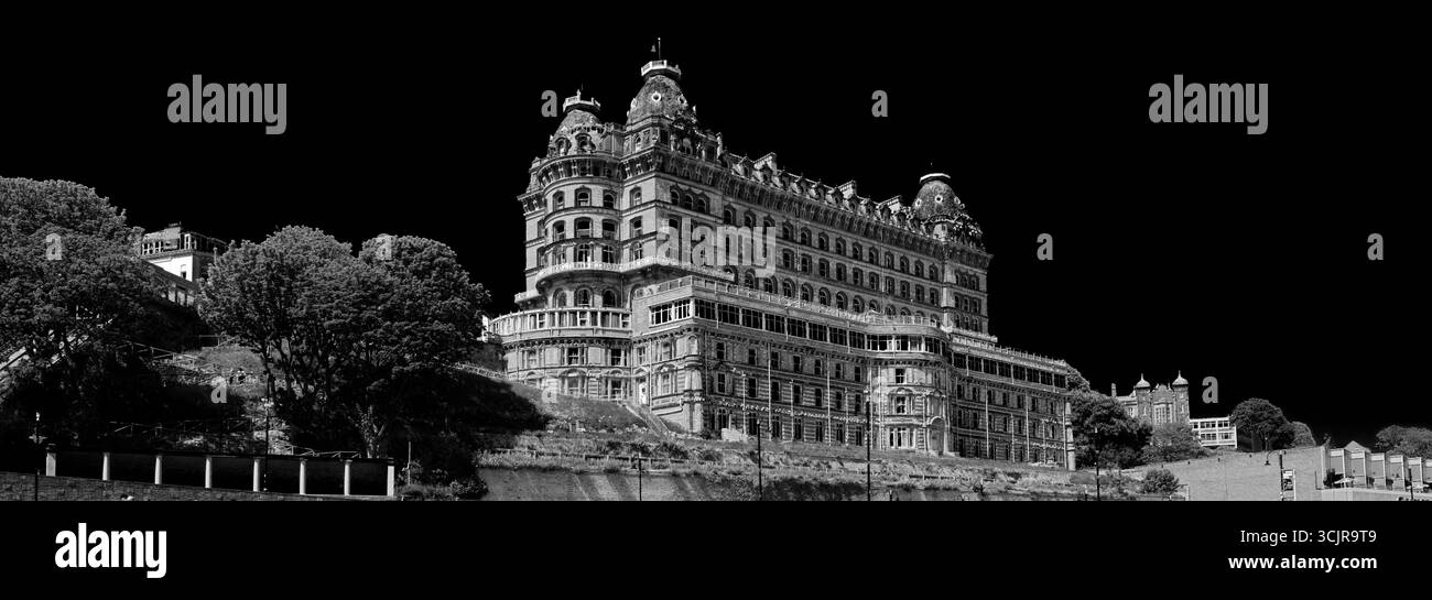 The Grand Hotel, Scarborough, North Yorkshire, England, UK, A Grade 2 Listed Kh3rkp