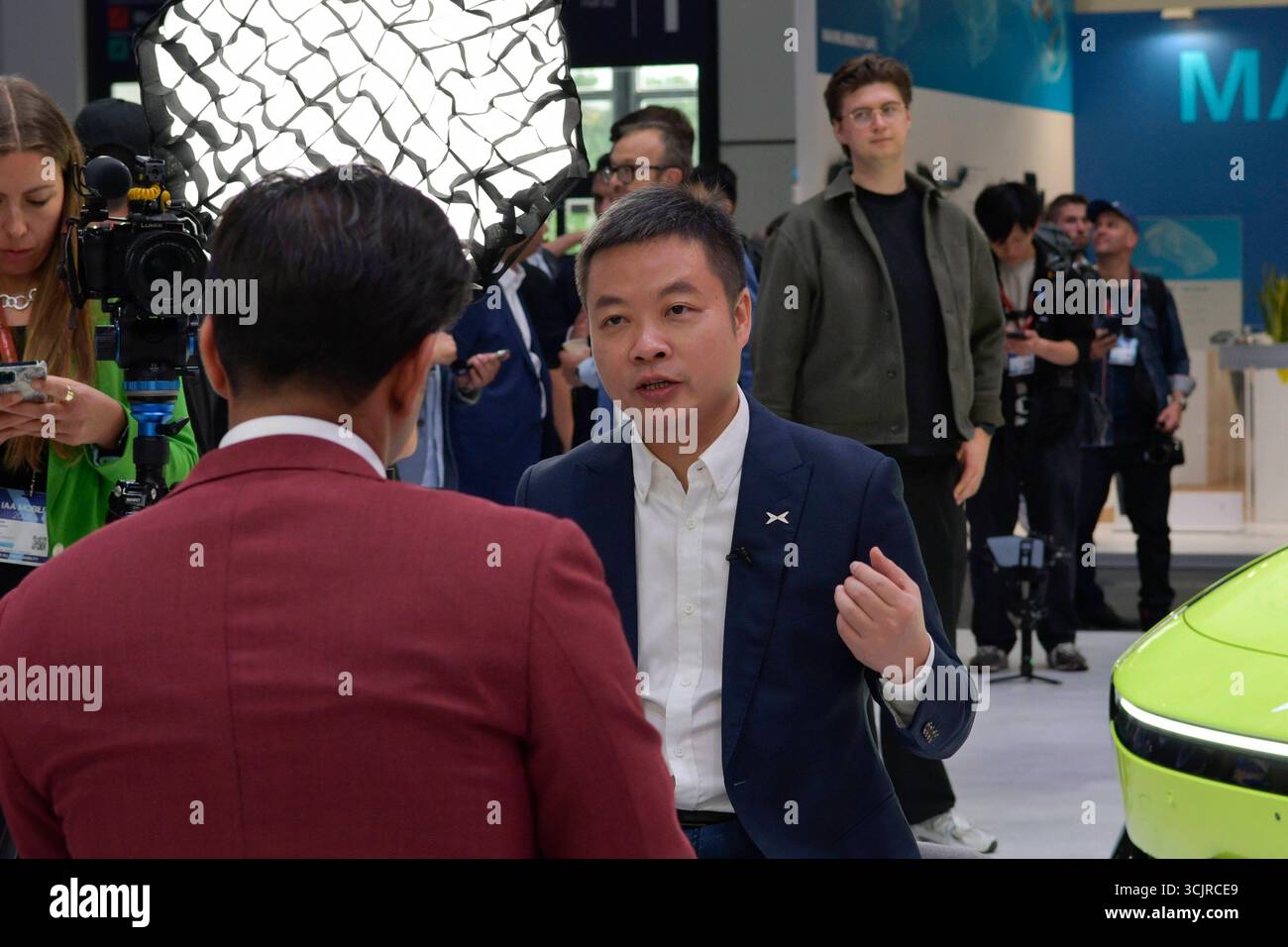 CEO von XPeng He Xiaopeng im Interview auf IAA Mobility CEO von XPeng ...
