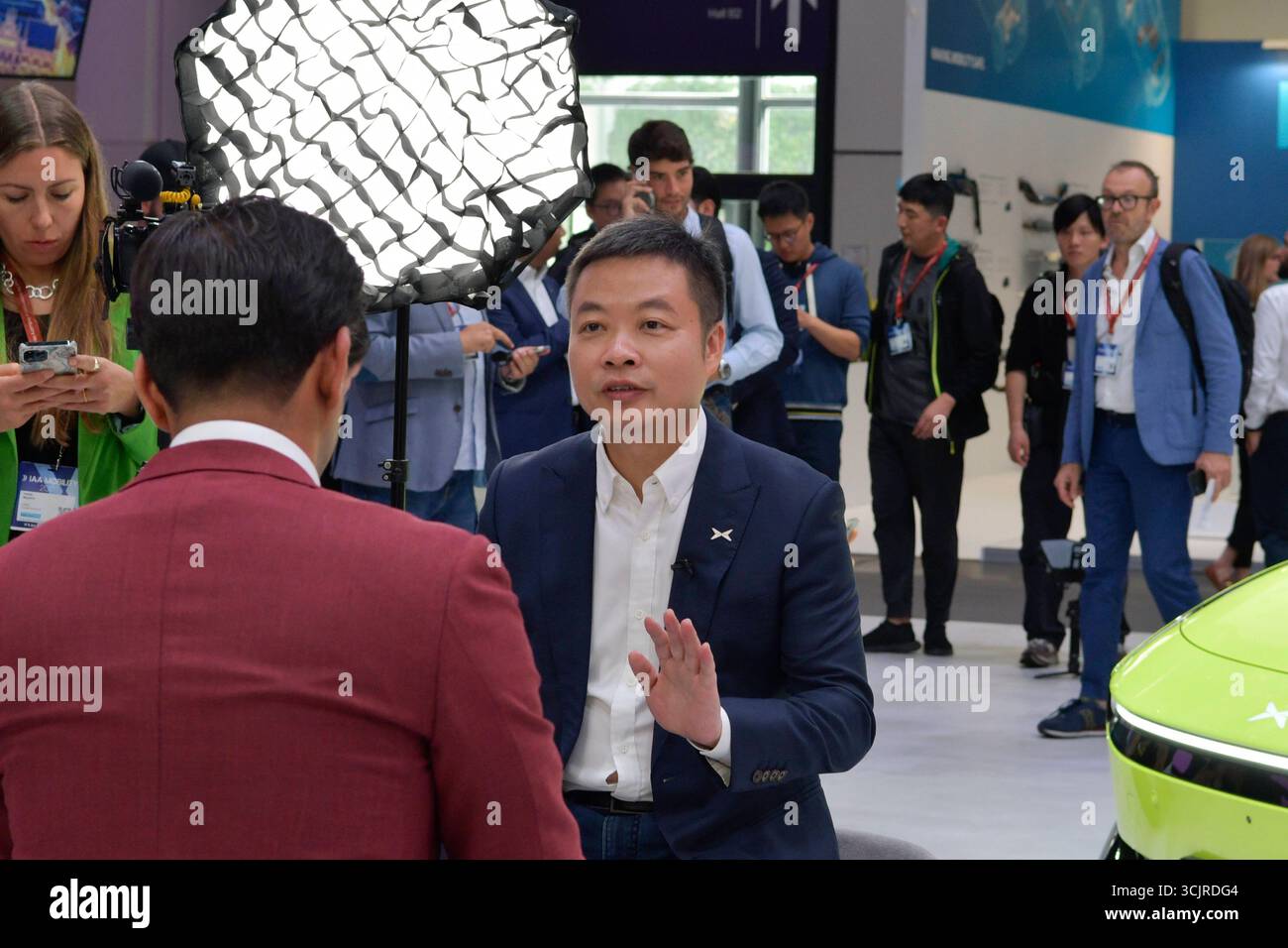 CEO von XPeng He Xiaopeng im Interview auf IAA Mobility CEO von XPeng ...