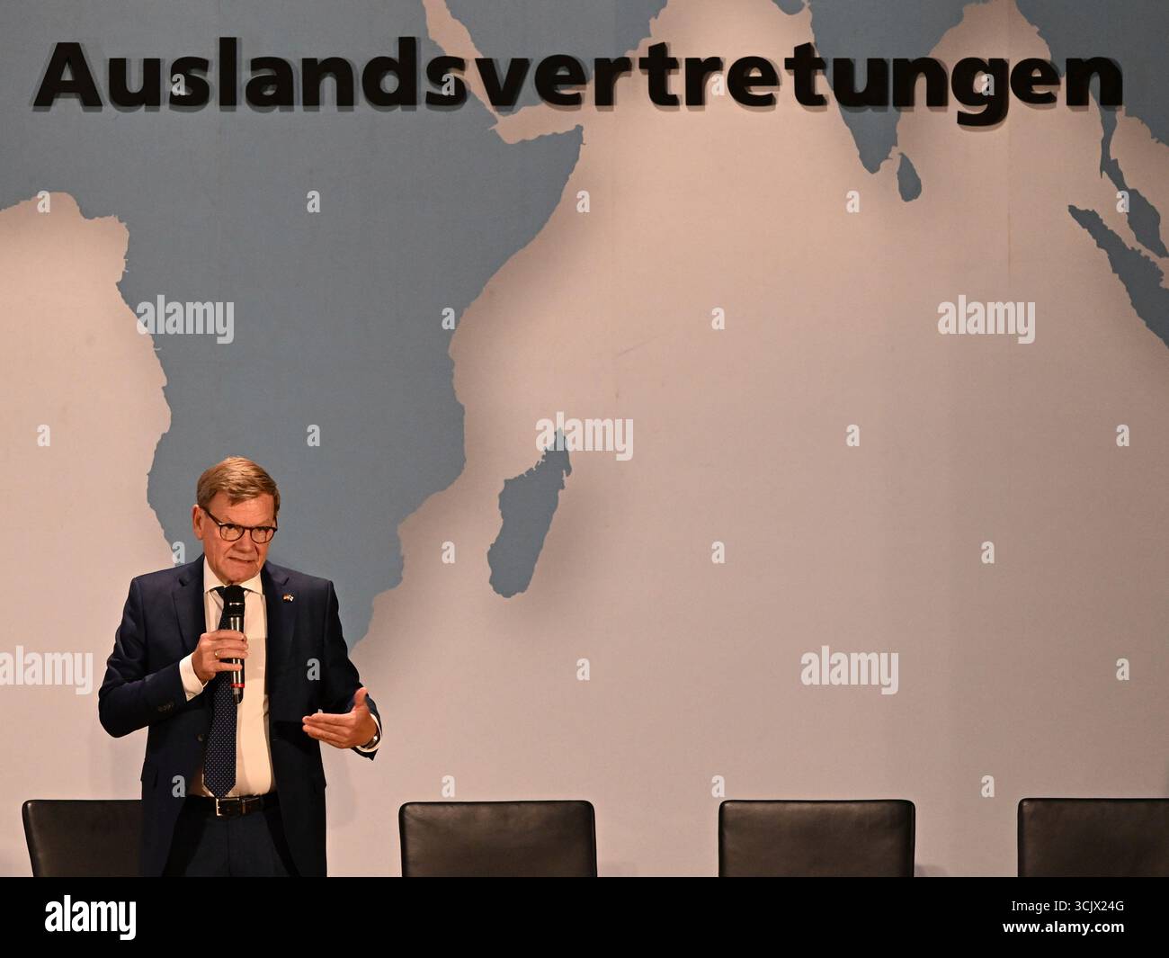 German Direct Investments in China Rise Despite Berlin Warnings German Direct Investments in China Rise Despite Berlin Warnings