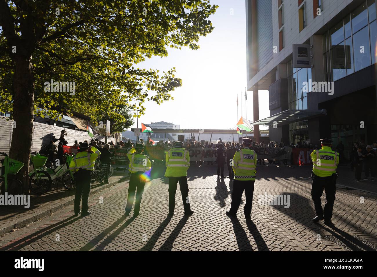 Dsei excel london hi-res stock photography and images - Alamy