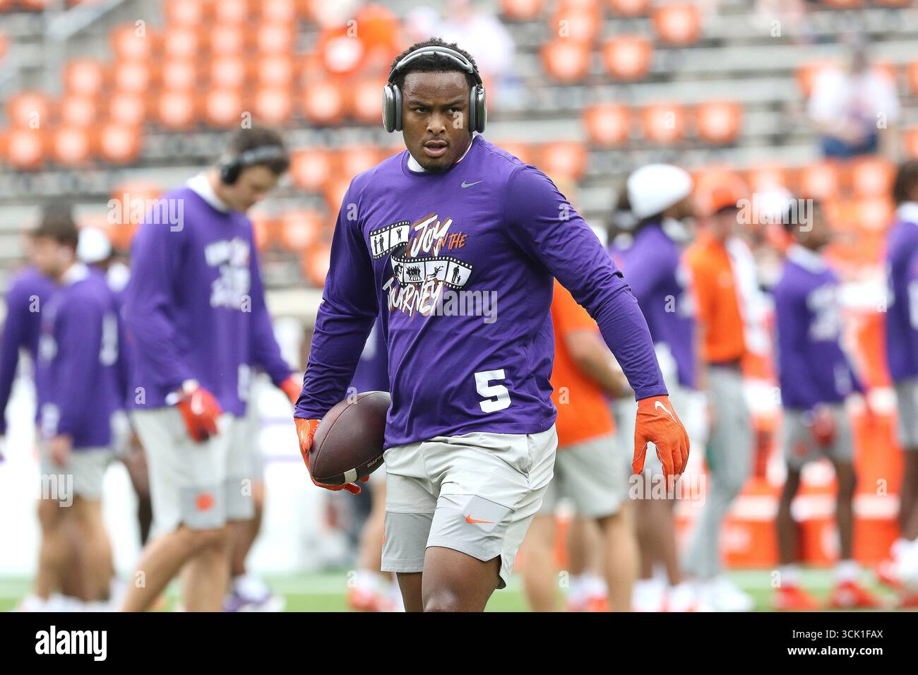CLEMSON, SC - SEPTEMBER 06: Clemson Tigers tight end Josh Sapp (5 ...