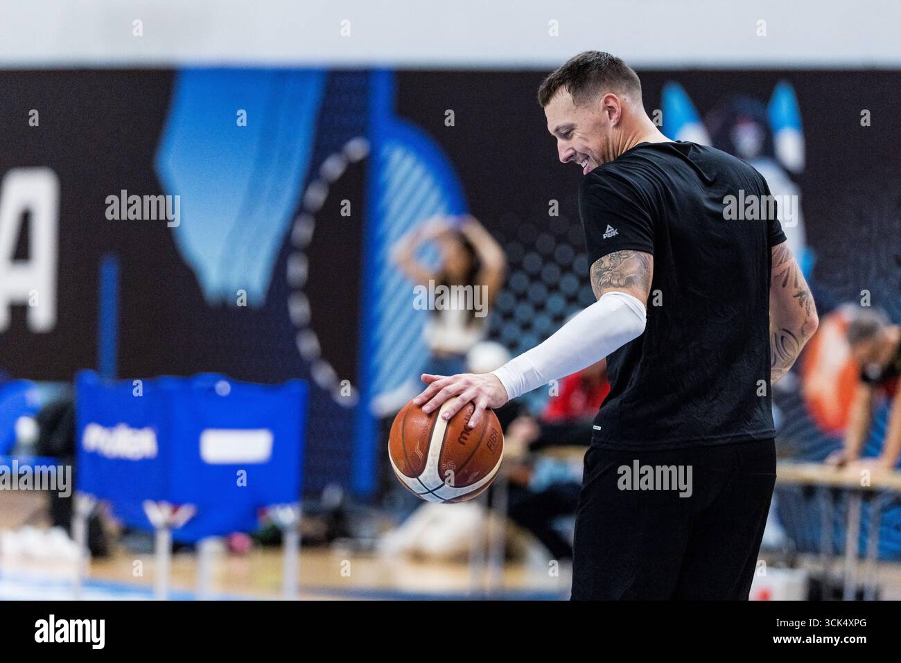 Daniel Theis (Deutschland, 10) am Ball FIBA EuroBasket 2025: Training ...