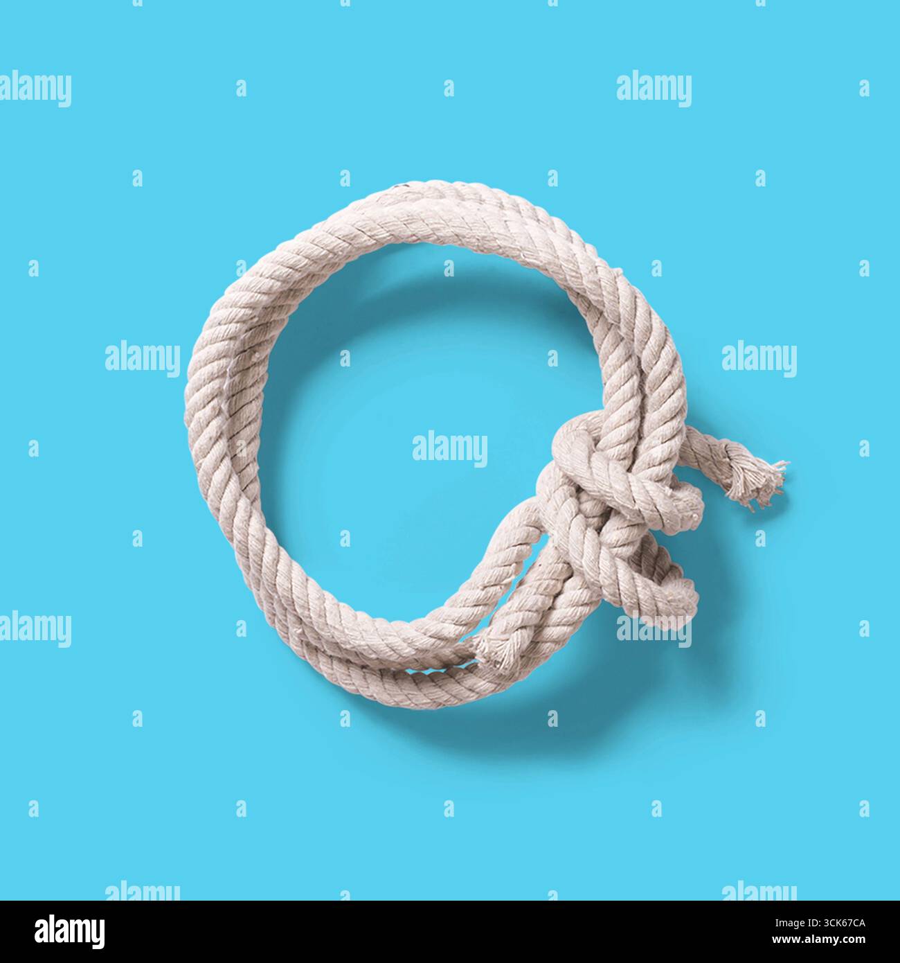 Looped black and white thread hi-res stock photography and images - Alamy