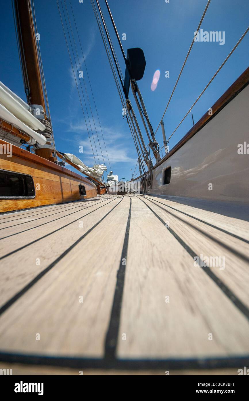 Hatch on the deck hi-res stock photography and images - Alamy