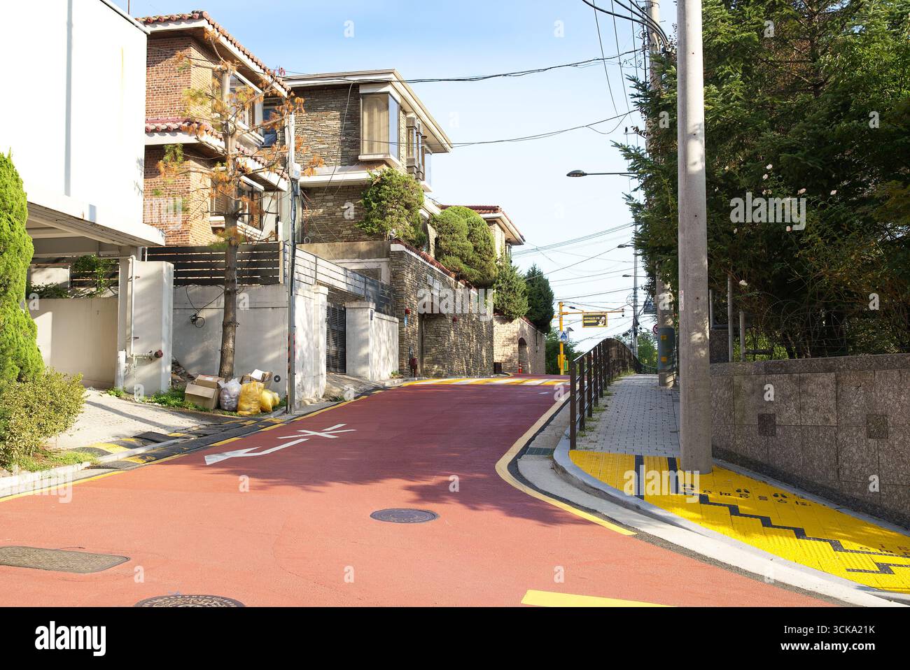 Caelum Black Gangnam Luxury Apt , Seoul: Hotel Reviews, Rooms \u0026 Prices |  Hotels.com, image size:1300x958