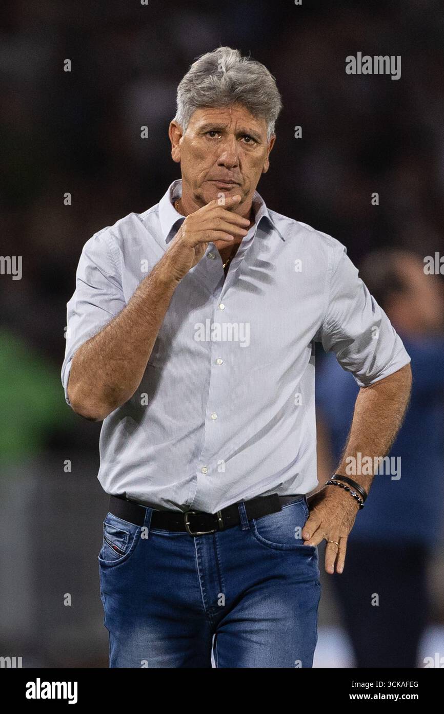 September 10, 2025, Rio De Janeiro, Rio De Janeiro, Brazil: RIO DE JANEIRO, BRAZIL - SEPTEMBER 10: RENATO GAUCHO, Head Coach of Fluminense, looks on during the match between Fluminense and Bahia as part of Copa do Brasil 2025 at Maracana Stadium on September 10, 2025 in Rio de Janeiro, Brazil. (Credit Image: © Ruano Carneiro/ZUMA Press Wire) EDITORIAL USAGE ONLY! Not for Commercial USAGE! Stock Photo