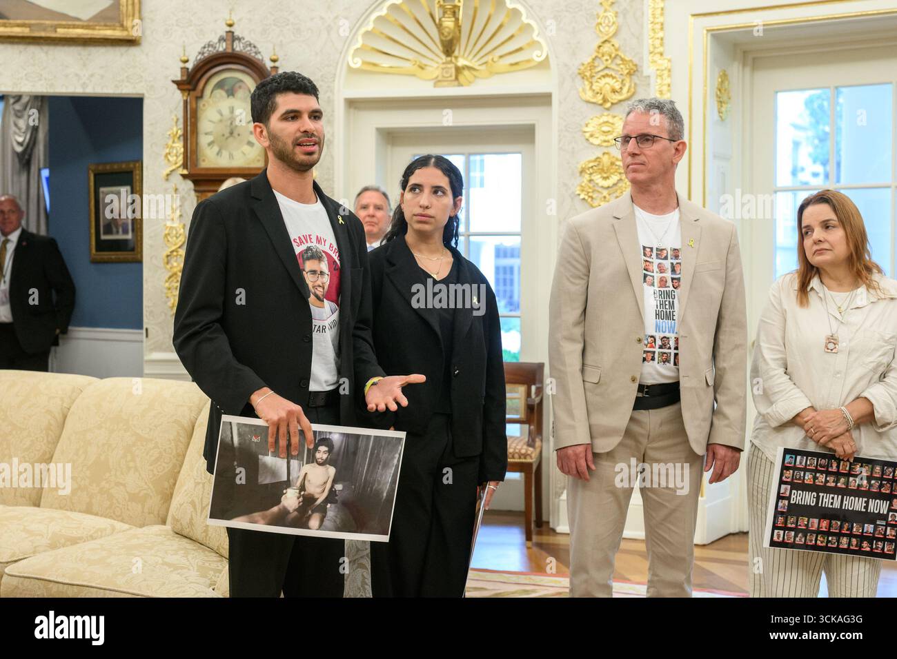 President Donald Trump meets with freed Israeli hostages Ohad Ben Ami ...