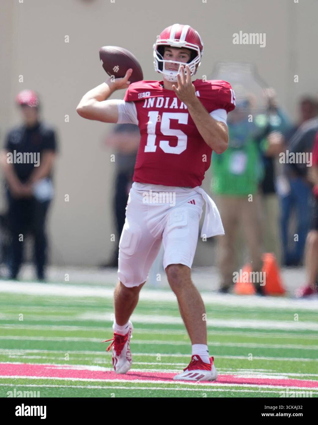 Indiana Quarterback Fernando Mendoza Throws During The Second Half Of Indiana Quarterback Fernando Mendoza Throws During The Second Half Of An Ncaa College Football Game Against Kennesaw State Saturday Sept 6 2025 In Bloomington Ind Ap Photodarron Cummings 3CKAJ32