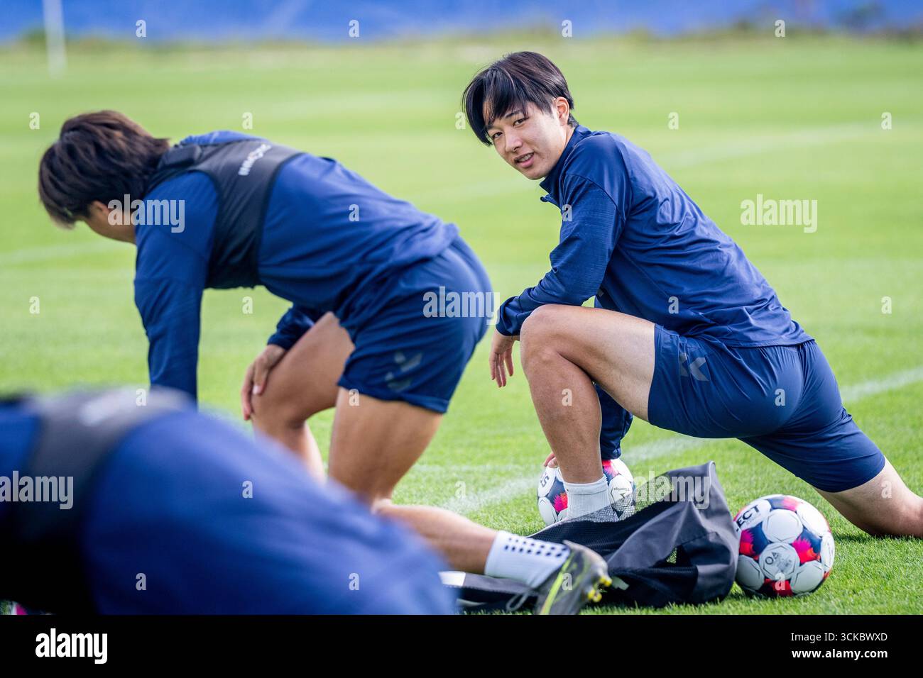 Why did Kotaro Uchino leave Vissel Kobe?