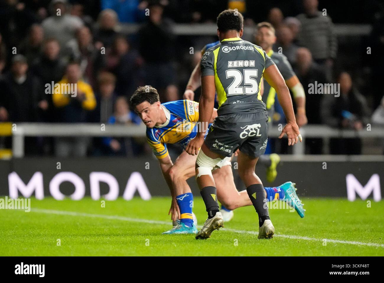 Leeds Rhinos' Brodie Croft scores their second try during the Betfred ...