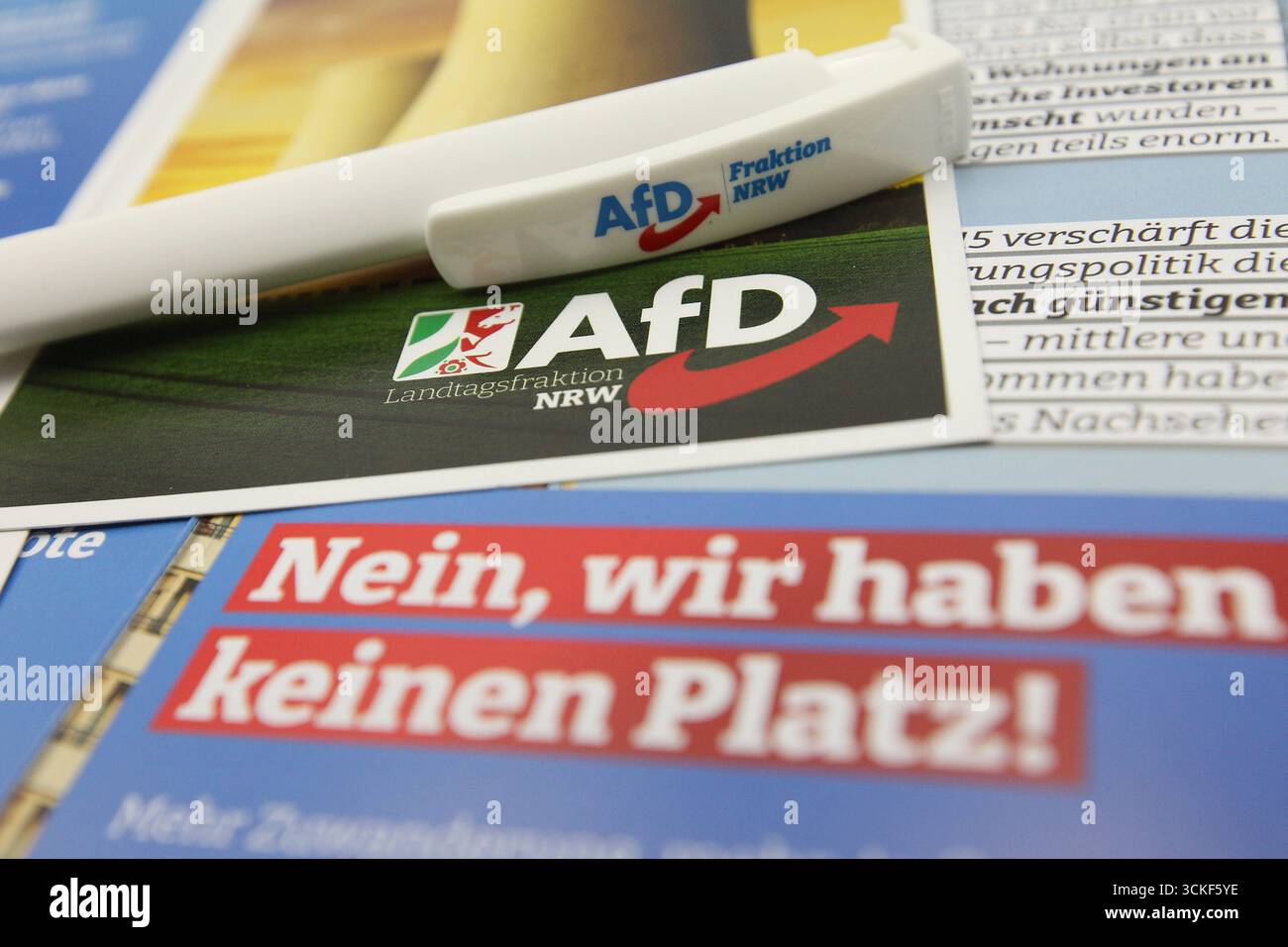 Partei Flyer RECORD DATE NOT STATED Flyer der Landtagsfraktion Nordrhein-Westfalen ...
