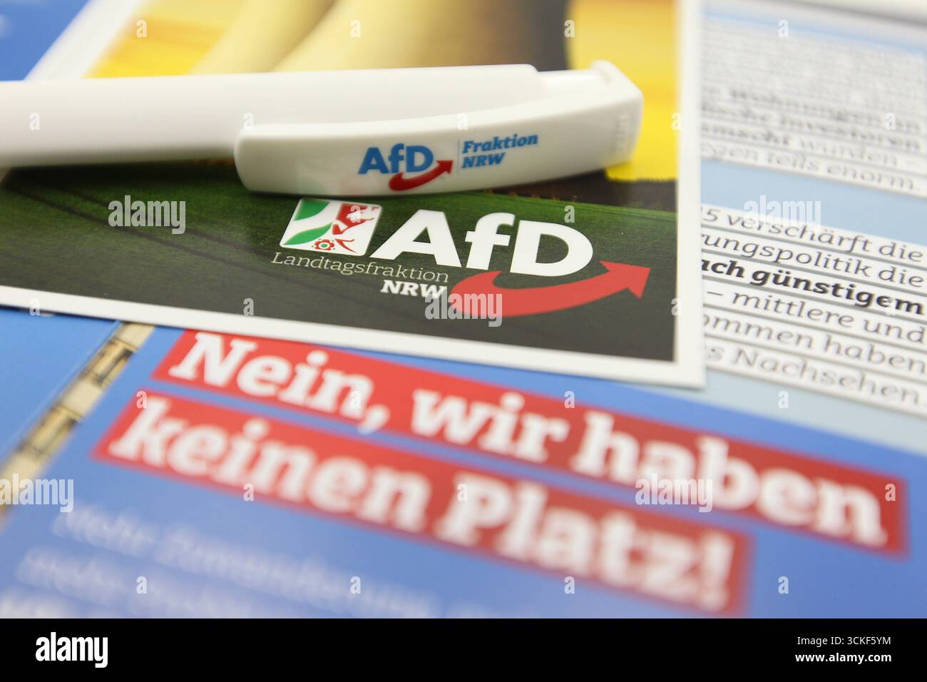 Partei Flyer RECORD DATE NOT STATED Flyer der Landtagsfraktion Nordrhein-Westfalen ...