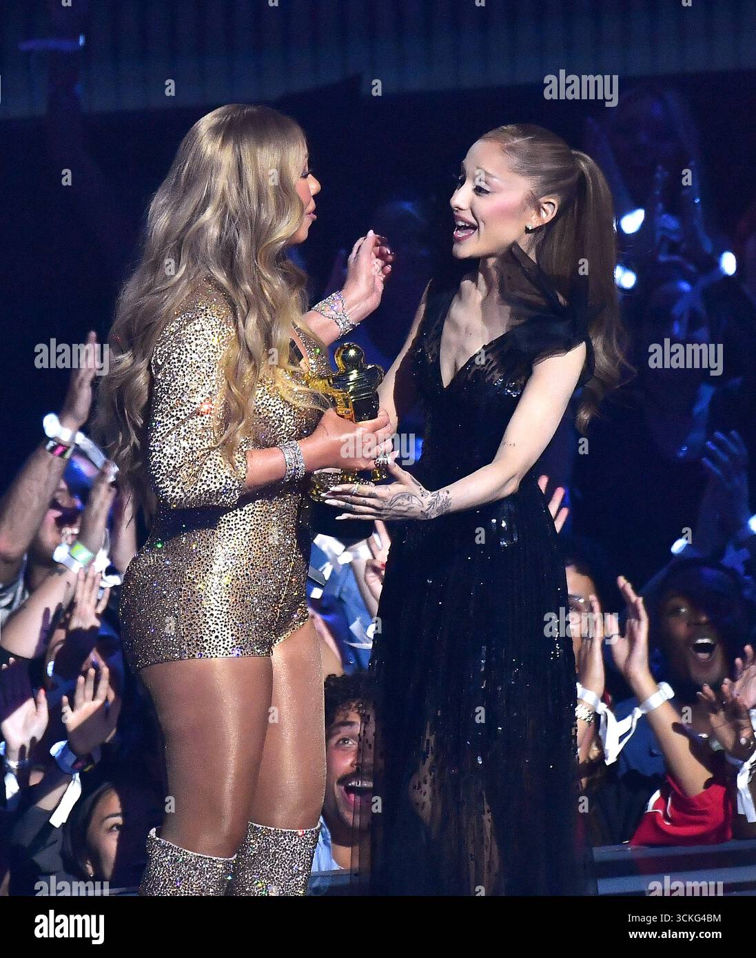 Mariah Carey receives MTV's VMA for 'Michael Jackson Video Vanguard ...
