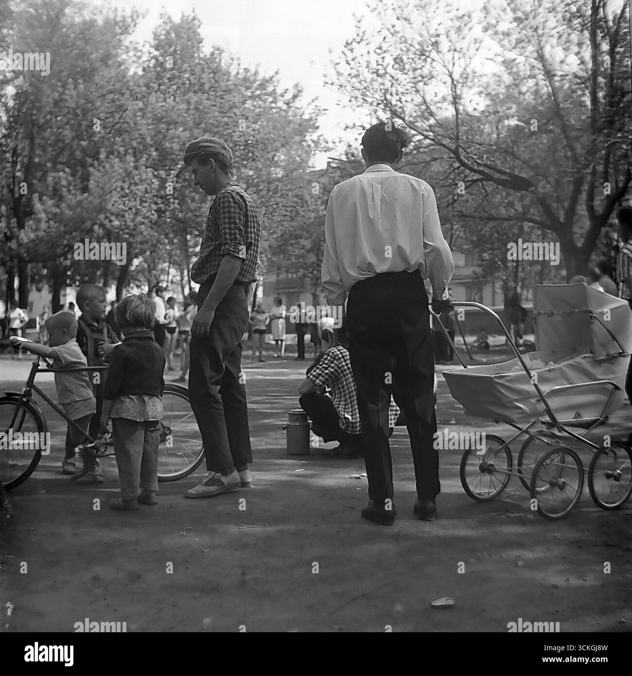 An Atmospheric Scene From The Daily Life Of Sloviansk During The 1970s an-atmospheric-scene-from-the-daily-life-of-sloviansk-during-the-1970s