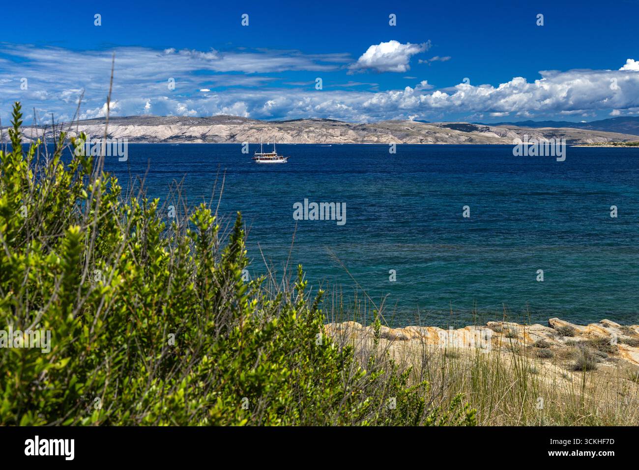 beach-ciganka-fkk-naturist-on-the-island-of-rab-in-croatia-wild-nature